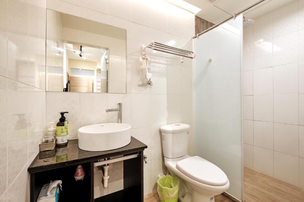 小黑琵416輕旅 Little Happy Hostel Тайнань Экстерьер фото