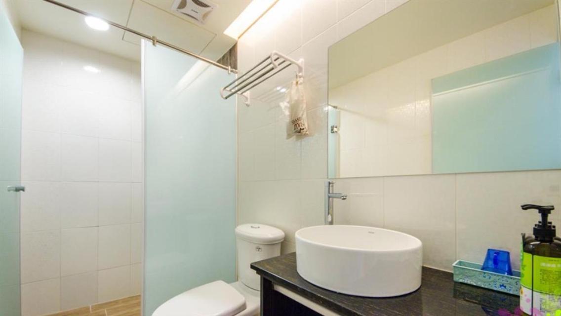 小黑琵416輕旅 Little Happy Hostel Тайнань Экстерьер фото
