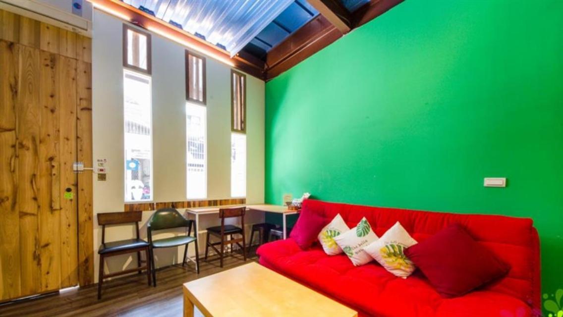小黑琵416輕旅 Little Happy Hostel Тайнань Экстерьер фото