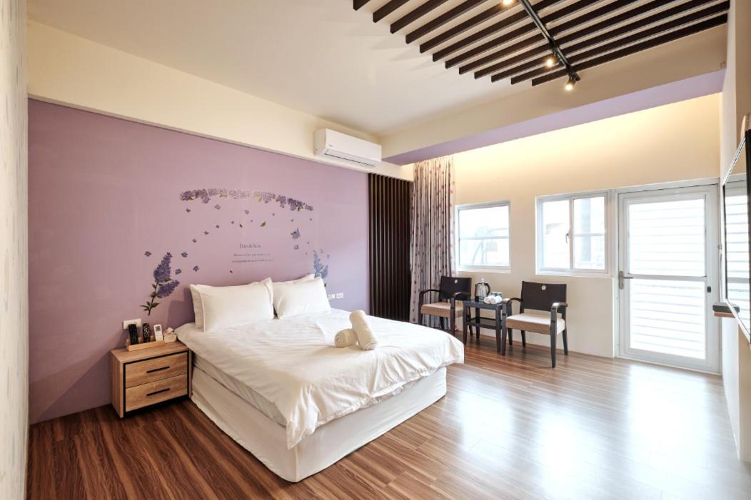 小黑琵416輕旅 Little Happy Hostel Тайнань Экстерьер фото