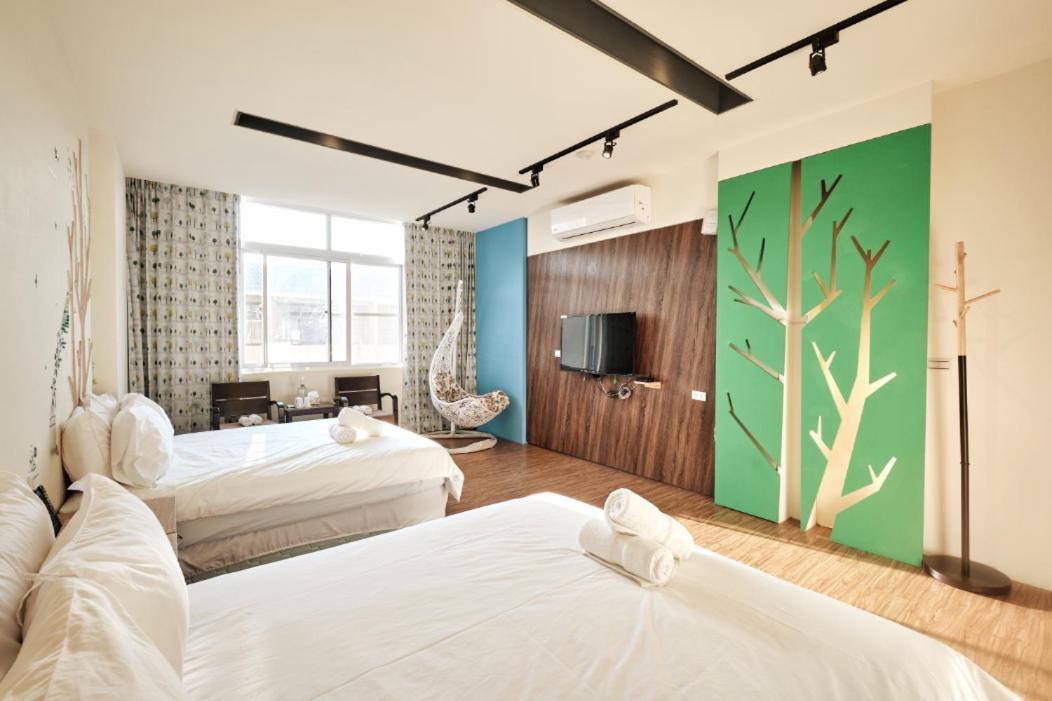 小黑琵416輕旅 Little Happy Hostel Тайнань Экстерьер фото