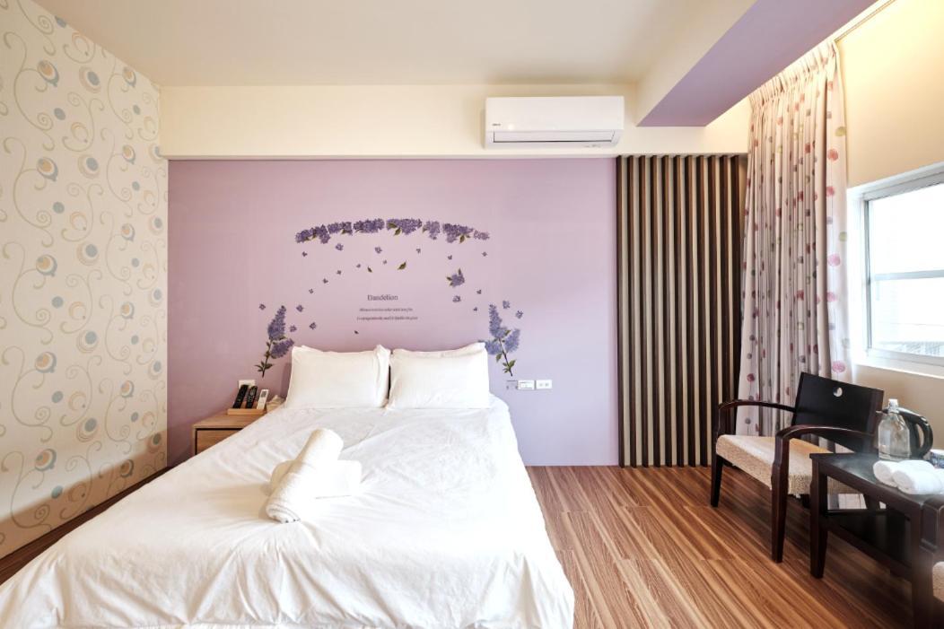 小黑琵416輕旅 Little Happy Hostel Тайнань Экстерьер фото