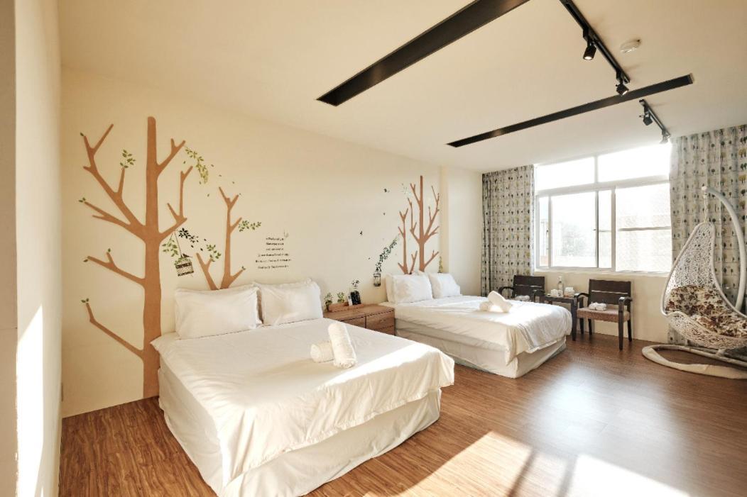 小黑琵416輕旅 Little Happy Hostel Тайнань Экстерьер фото