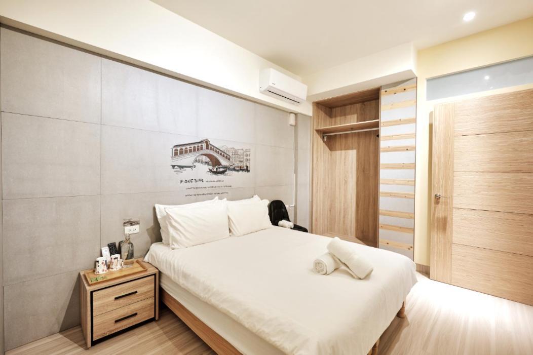 小黑琵416輕旅 Little Happy Hostel Тайнань Экстерьер фото