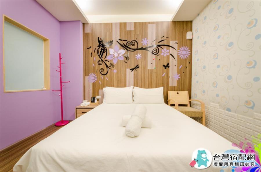 小黑琵416輕旅 Little Happy Hostel Тайнань Экстерьер фото